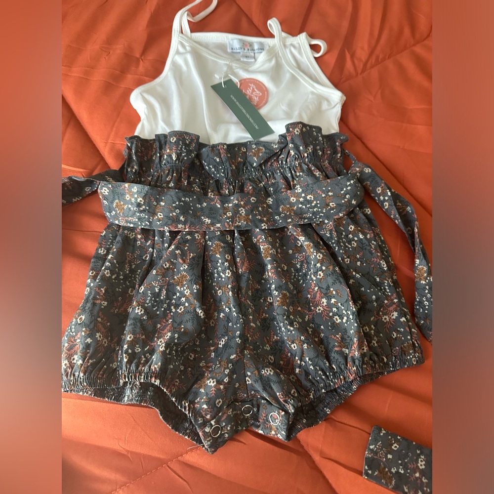 Baileys Blossoms 4T romper NWT